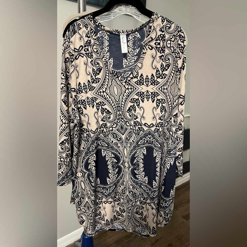 Perfectly Priscilla, extra long blouse navy/beigh